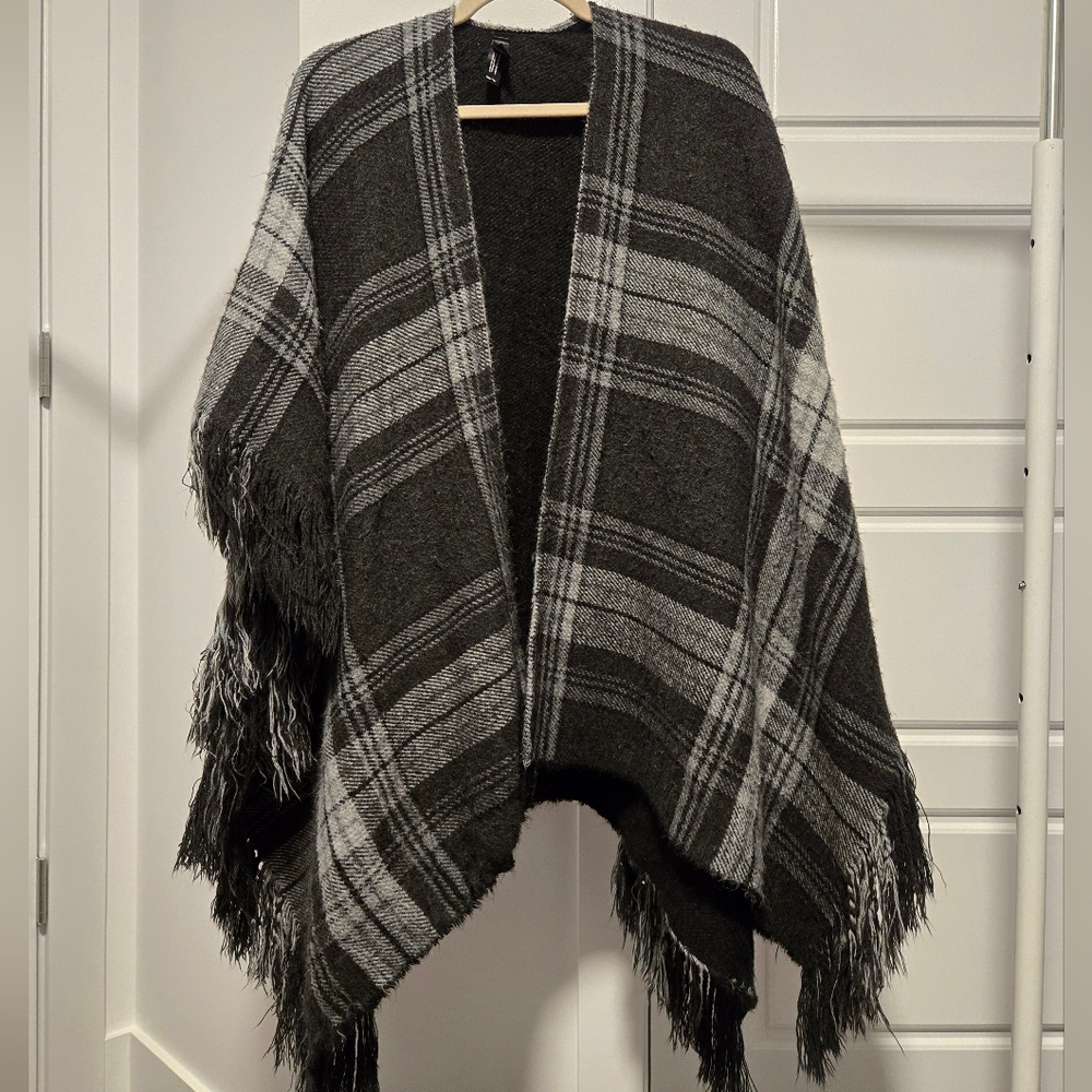Denver Hayes Black and Gray Plaid Fringe Shawl